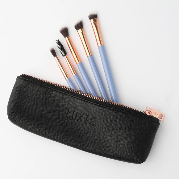 Luxie Other - ⭐️2/$20⭐️ Luxie Wanderlust makeup brush set